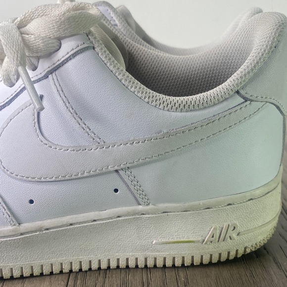 Nike Air Force 1 Womens Size 8.5 Low-Top White Leather Athletic Sneakers - Picture 5 of 11